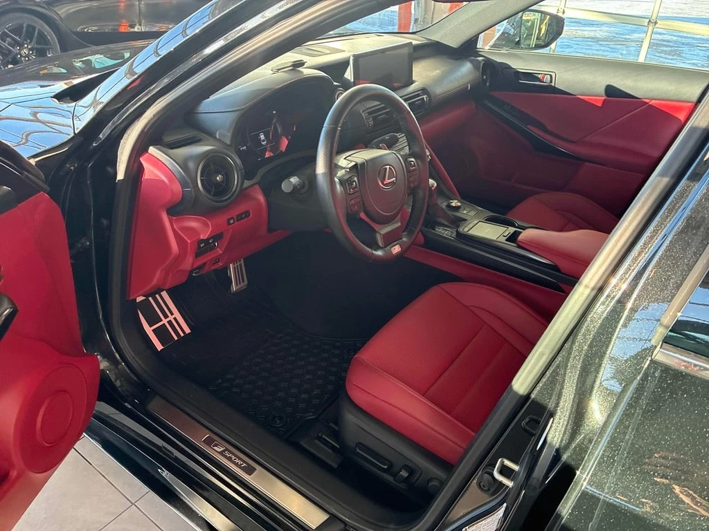 Lexus IS 350 AWD / R-LINE / ОБДУХВАНЕ / CARFAX - изображение 8