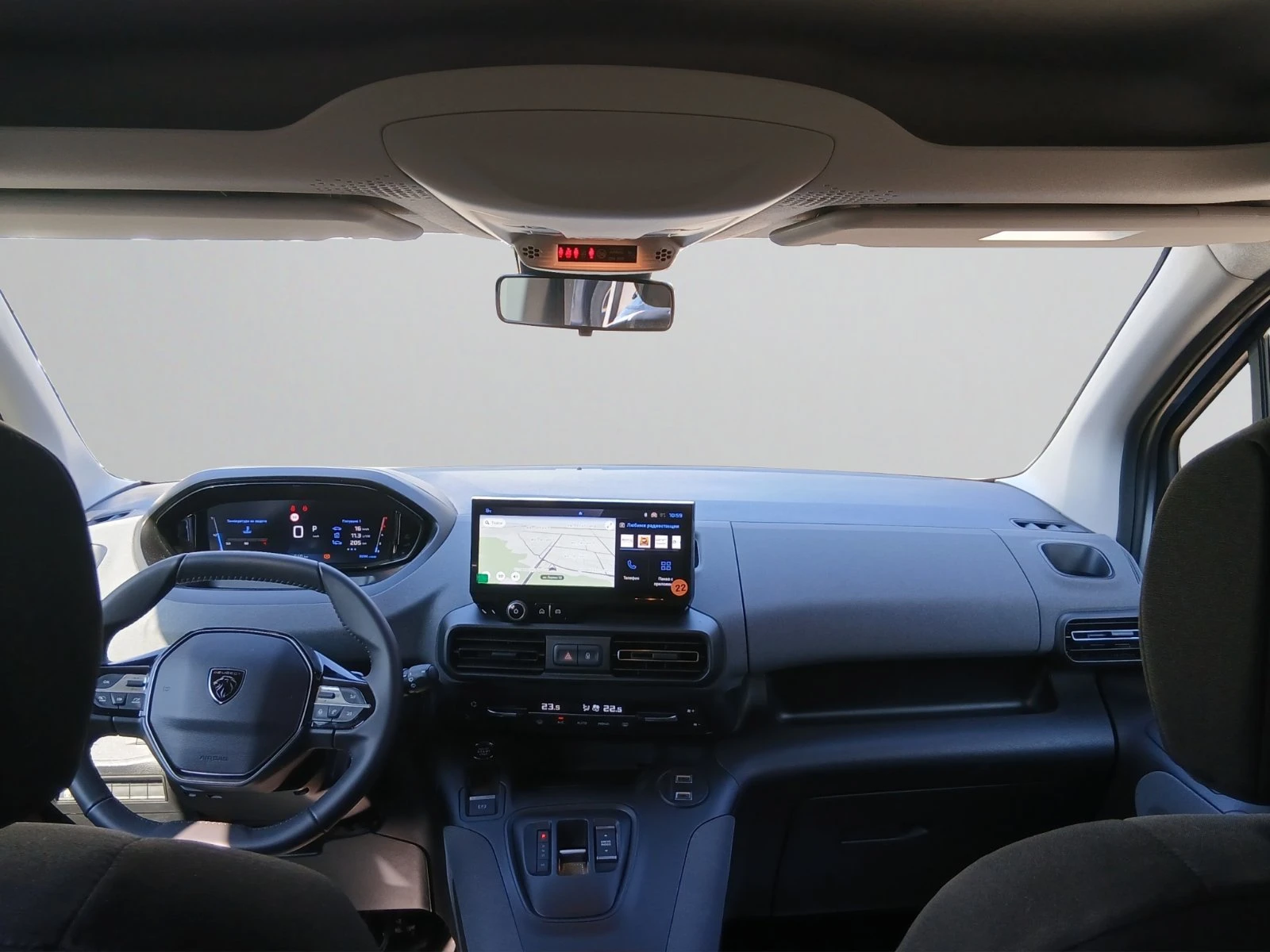 Peugeot Rifter MCA MPV Long ALLURE 1.5 BlueHDI 130 EAT8 , снимка 12 - Автомобили и джипове - 53719945