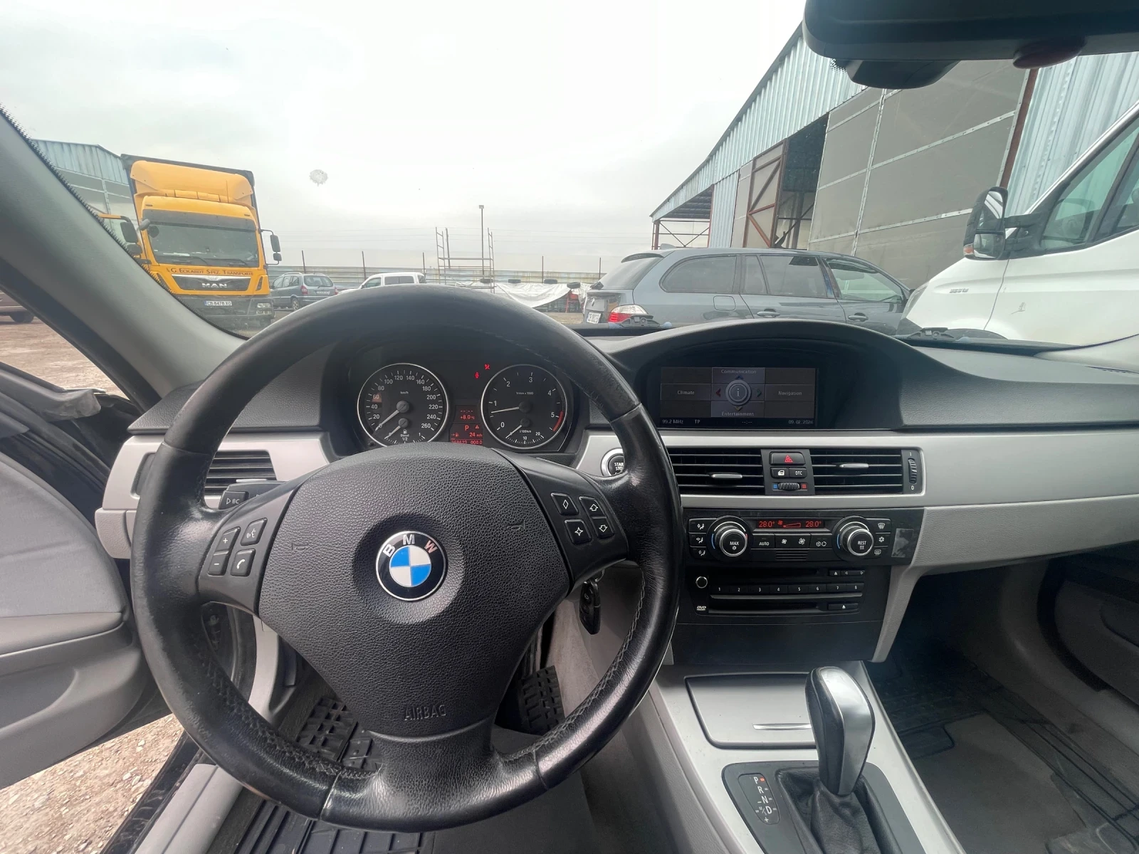 BMW 330 d автоматик/нави, снимка 9 - Автомобили и джипове - 54058889