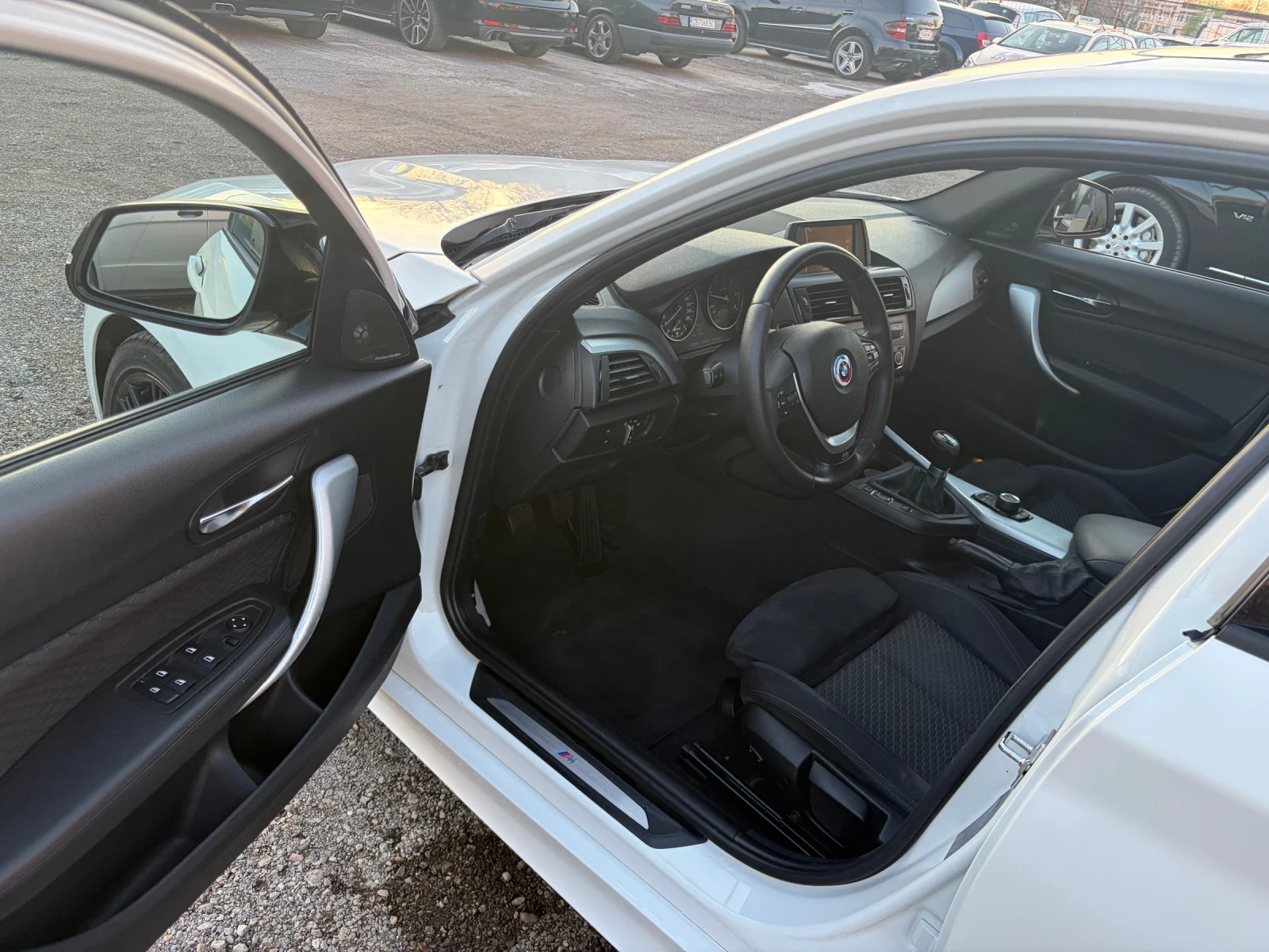 BMW 120 M-paket, снимка 9 - Автомобили и джипове - 54129228