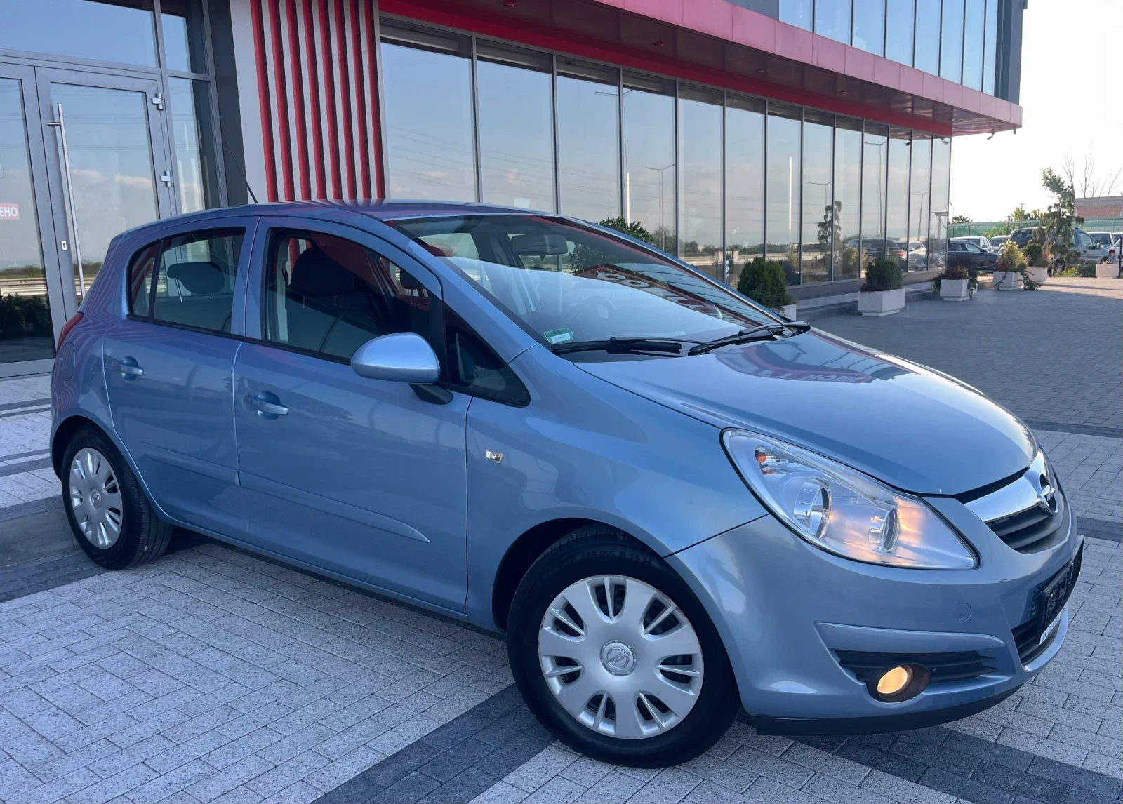 Opel Corsa 1.4 климатик, подгрев 106.000км, снимка 3 - Автомобили и джипове - 54437604