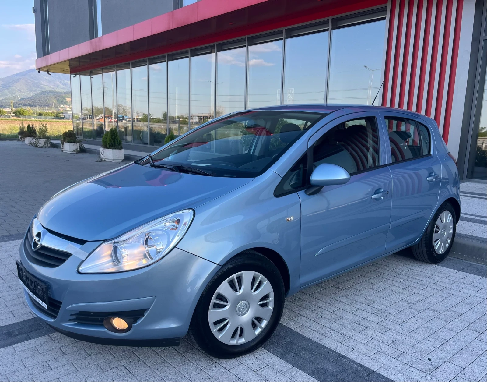 Opel Corsa 1.4 климатик, подгрев 106.000км