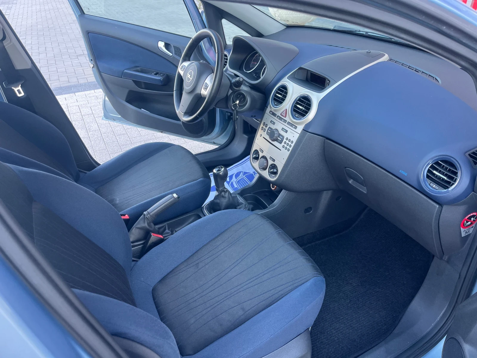Opel Corsa 1.4 климатик, подгрев 106.000км, снимка 10 - Автомобили и джипове - 54437604