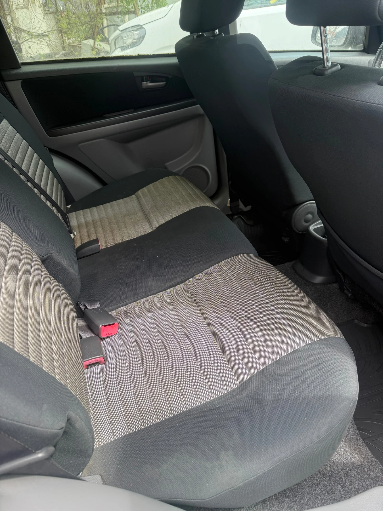 Suzuki SX4 1.6i, снимка 9 - Автомобили и джипове - 54677095