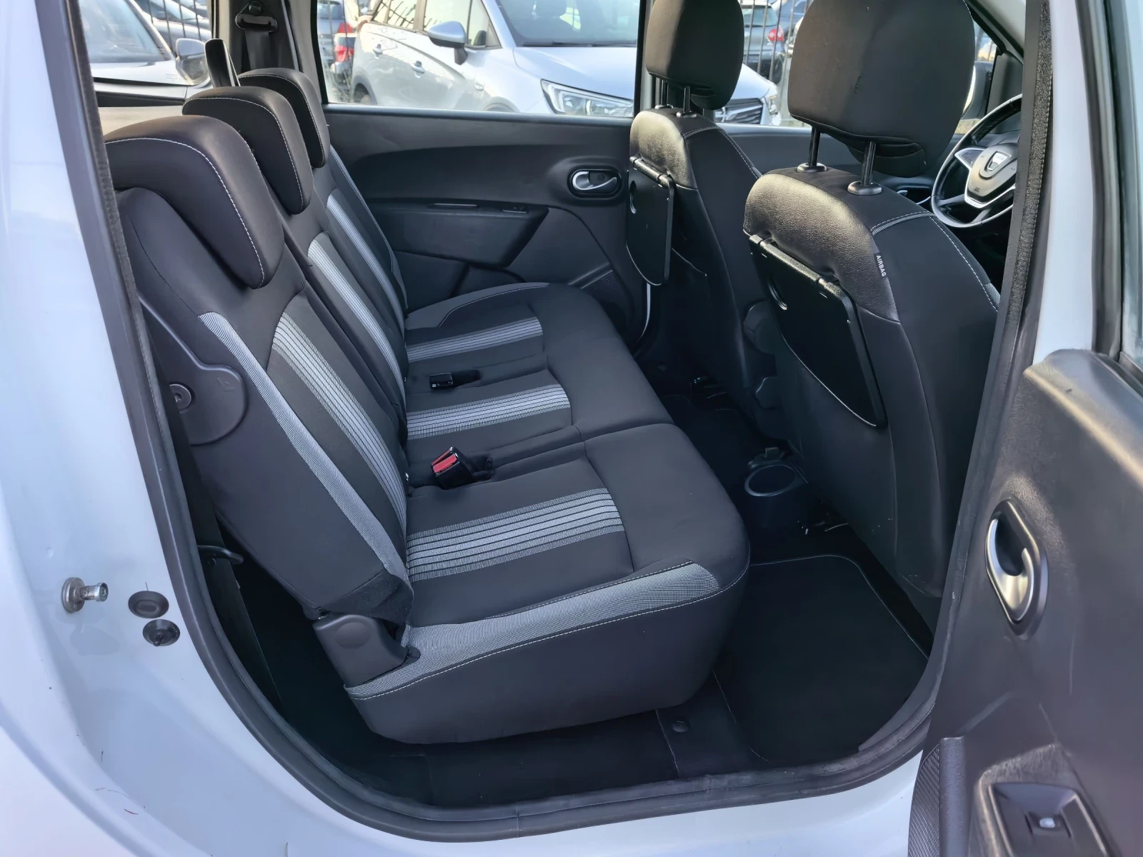 Dacia Lodgy 1, 6i GPL-Stepway, снимка 13 - Автомобили и джипове - 54683160