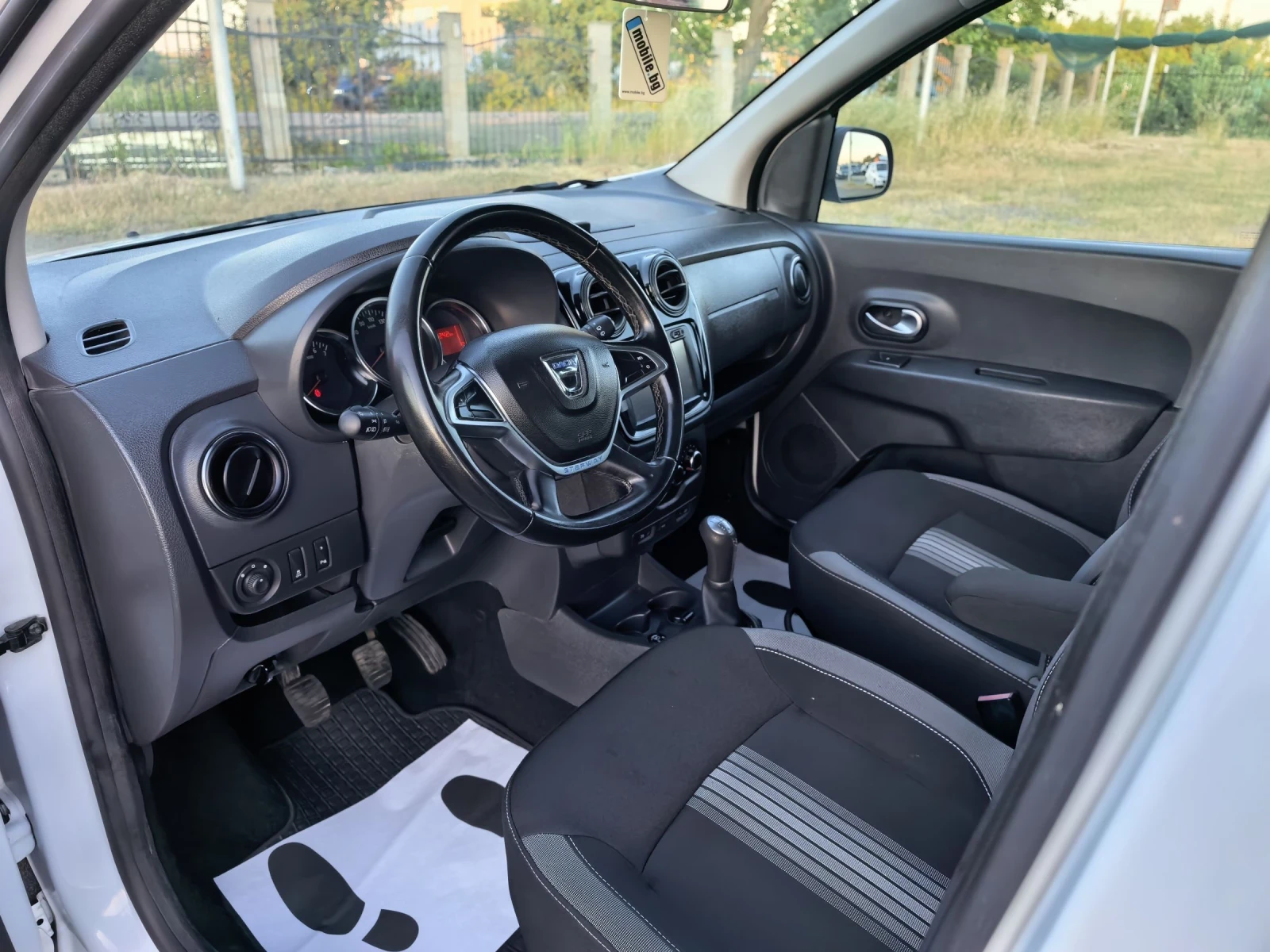 Dacia Lodgy 1, 6i GPL-Stepway, снимка 8 - Автомобили и джипове - 54683160