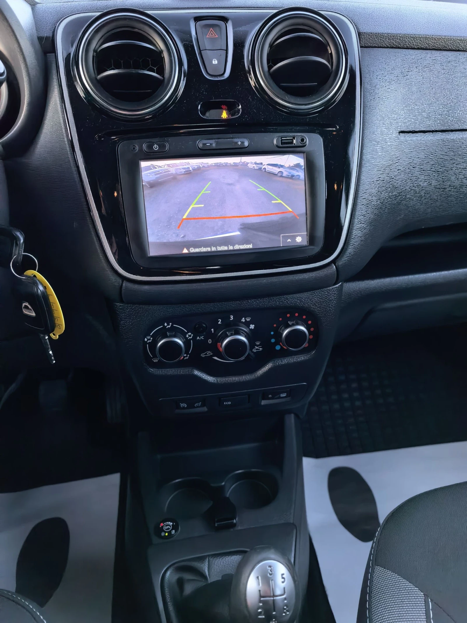 Dacia Lodgy 1, 6i GPL-Stepway, снимка 15 - Автомобили и джипове - 54683160