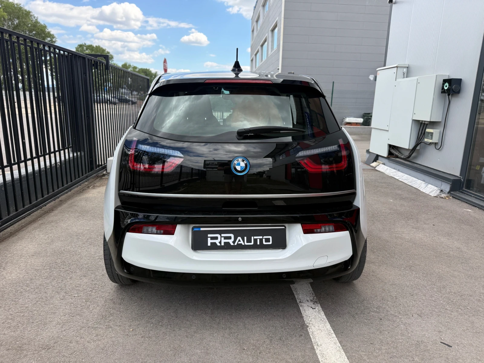 BMW i3 120Ah 42 kWh, снимка 4 - Автомобили и джипове - 55165407