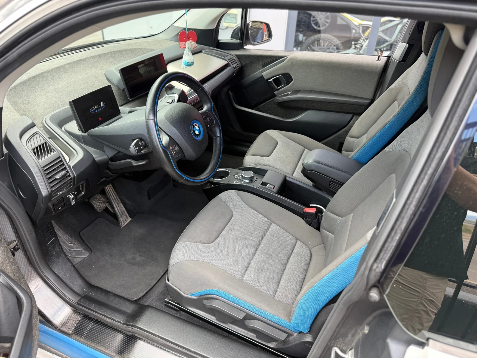 BMW i3 120Ah 42 kWh, снимка 7 - Автомобили и джипове - 55165407