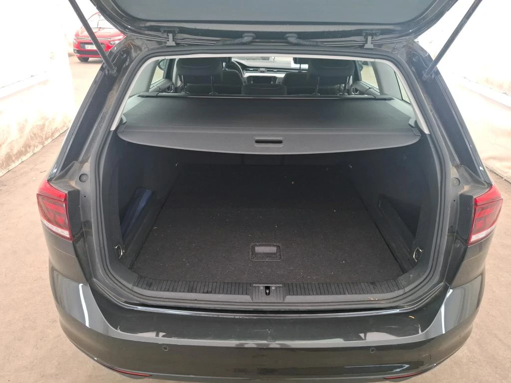 VW Passat Variant 2.0 TDI Life Plus, снимка 10 - Автомобили и джипове - 55539946