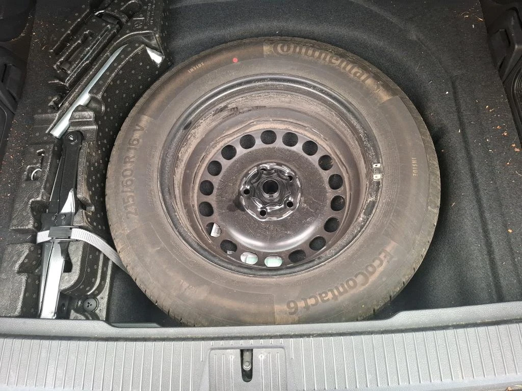VW Passat Variant 2.0 TDI Life Plus, снимка 9 - Автомобили и джипове - 55539946