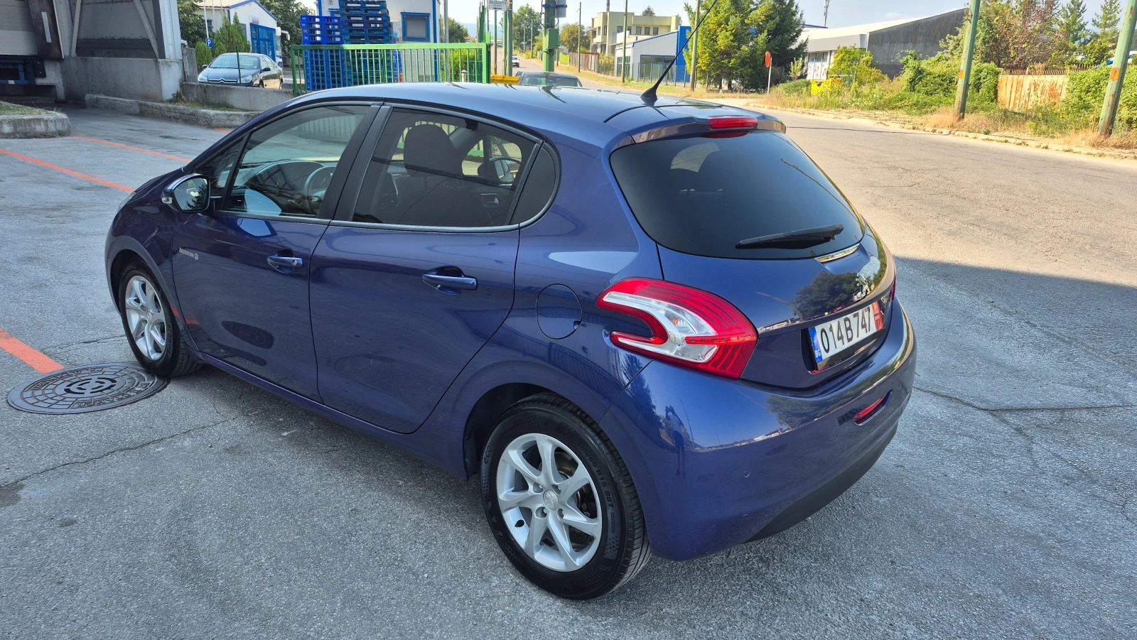 Peugeot 208 1.6HDI 130000км, снимка 8 - Автомобили и джипове - 55595276
