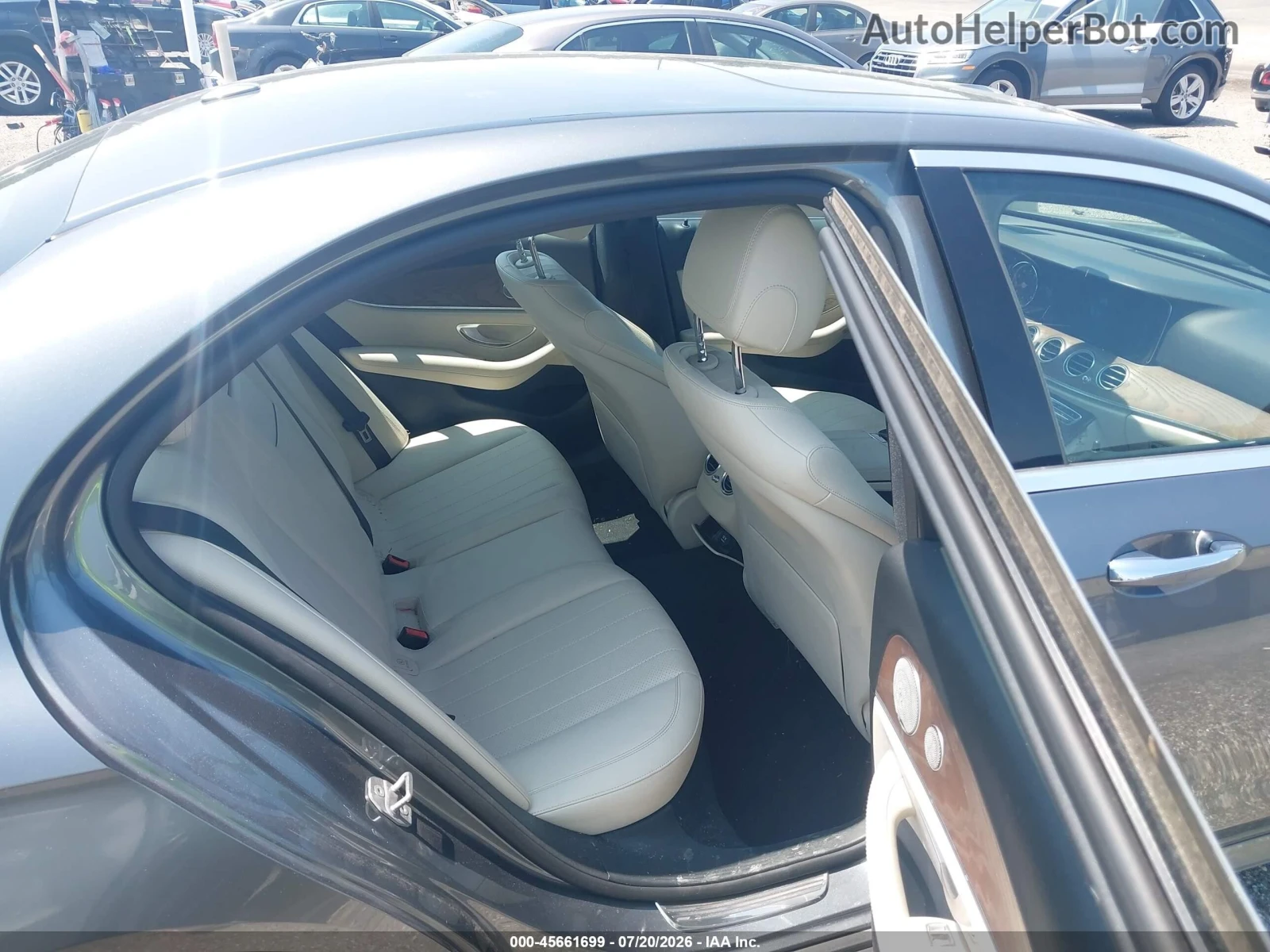 Mercedes-Benz E 300 AMG* BURMESTER* 4MATIC* Цена до БГ, снимка 10 - Автомобили и джипове - 55621738