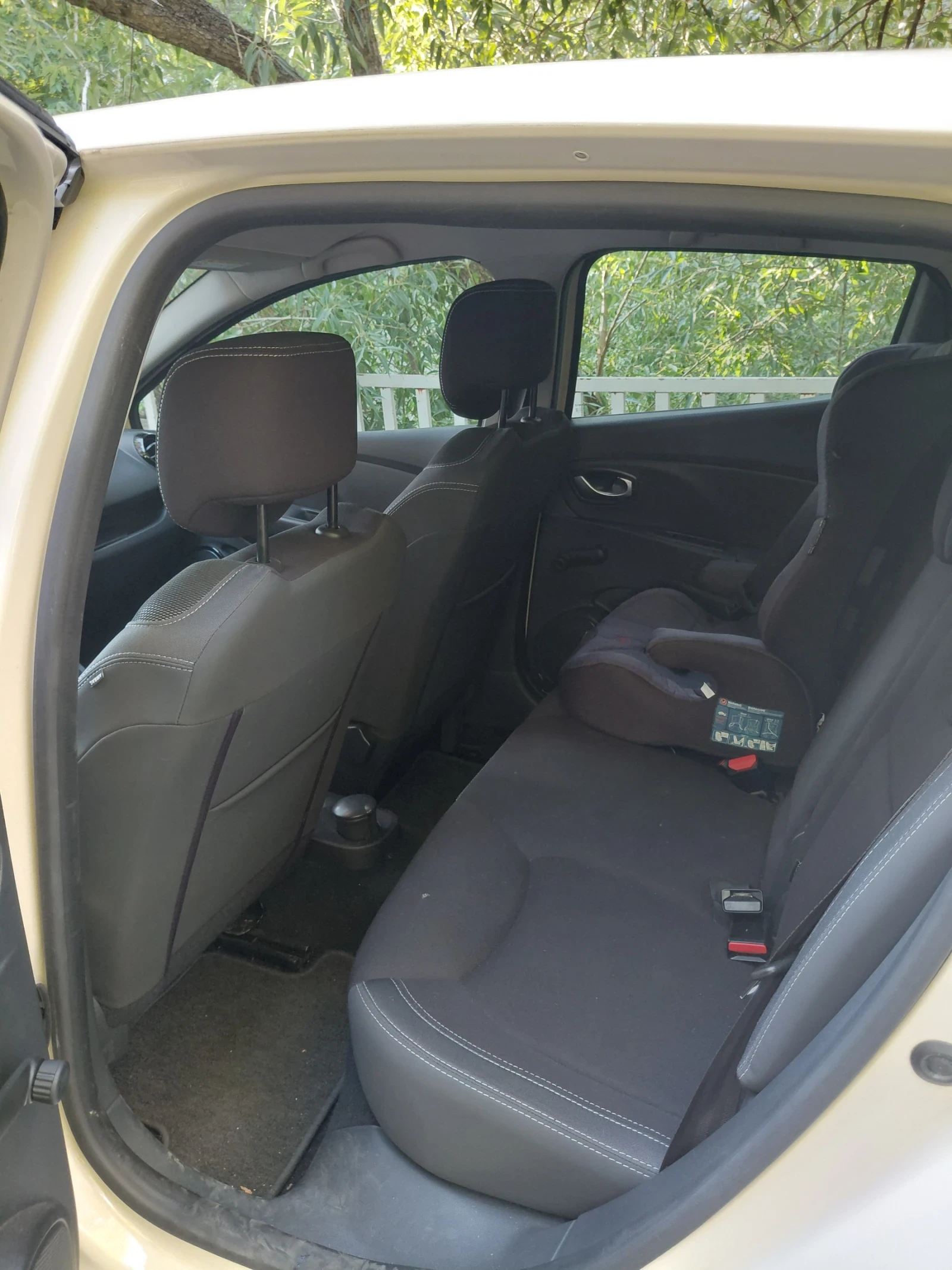 Renault Clio, снимка 9 - Автомобили и джипове - 55674530