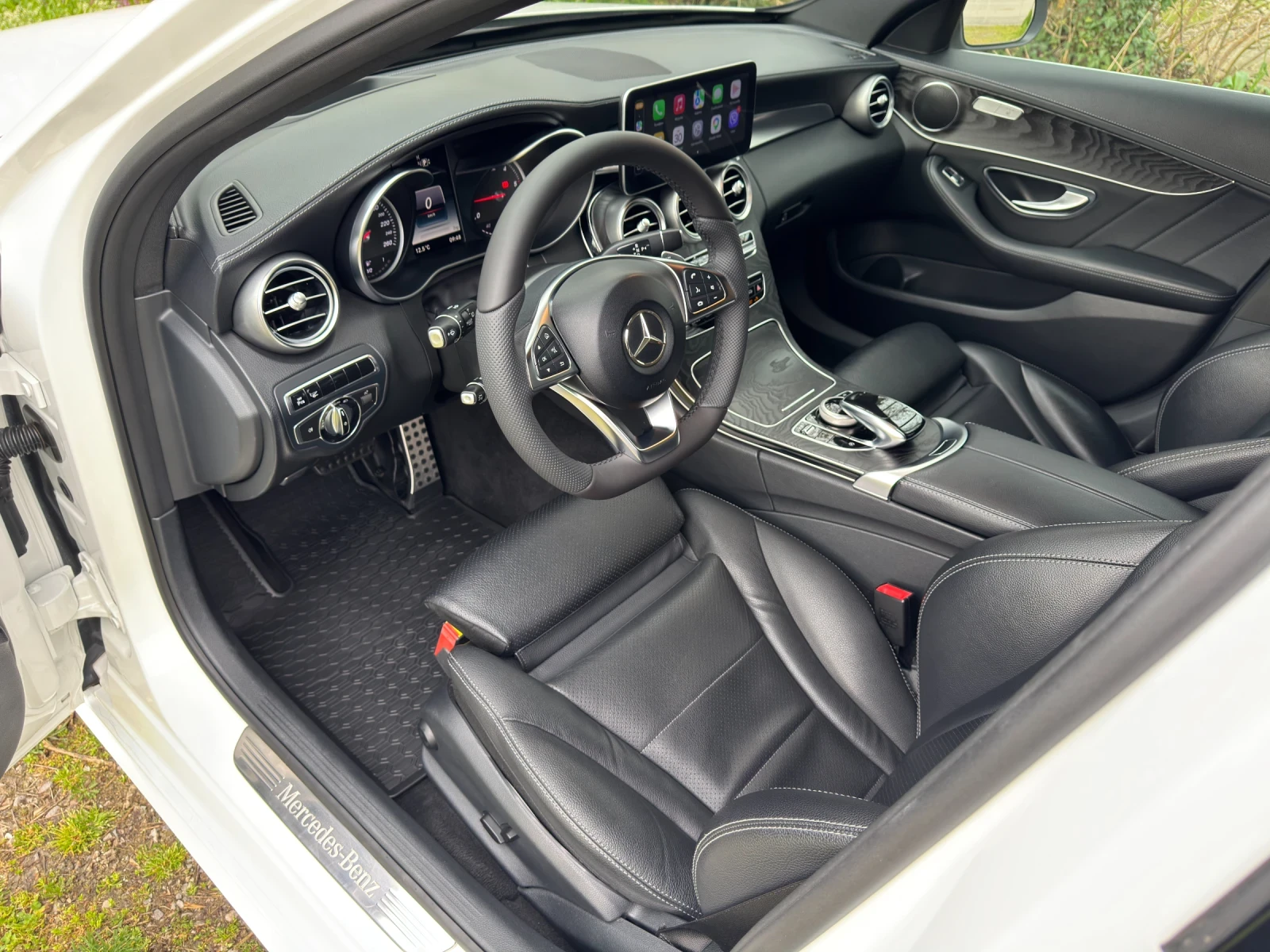 Mercedes-Benz C 220 FULL AMG line Distronic HeadUp CarPlay, снимка 9 - Автомобили и джипове - 55705070