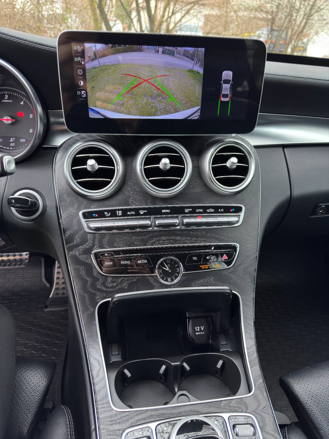 Mercedes-Benz C 220 FULL AMG line Distronic HeadUp CarPlay, снимка 14 - Автомобили и джипове - 55705070