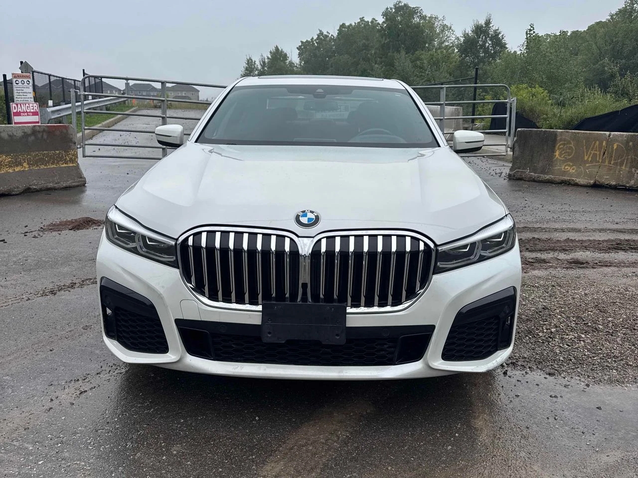 BMW 750 750i xDrive, снимка 6 - Автомобили и джипове - 55953576