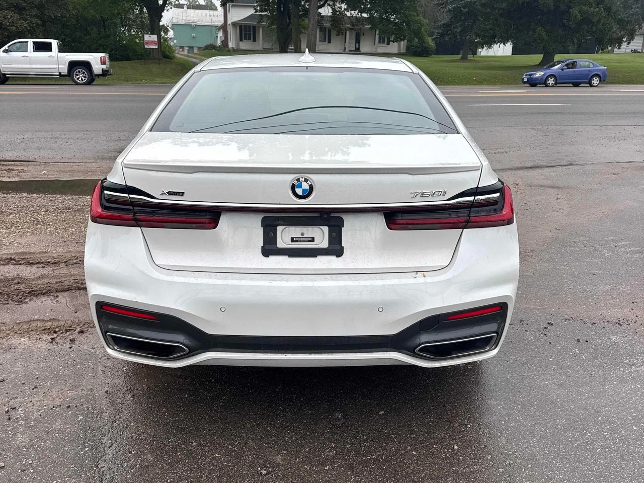 BMW 750 750i xDrive, снимка 4 - Автомобили и джипове - 55953576