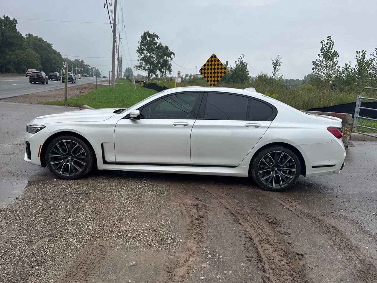 BMW 750 750i xDrive, снимка 2 - Автомобили и джипове - 55953576