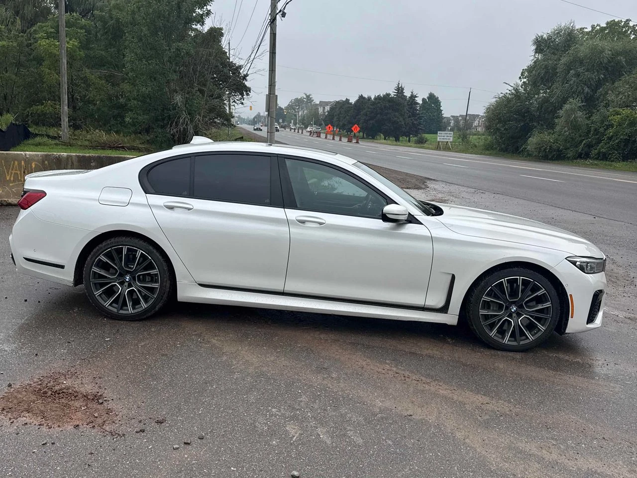 BMW 750 750i xDrive, снимка 3 - Автомобили и джипове - 55953576