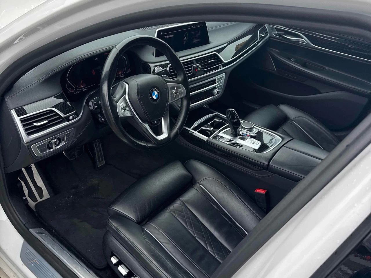 BMW 750 750i xDrive, снимка 5 - Автомобили и джипове - 55953576