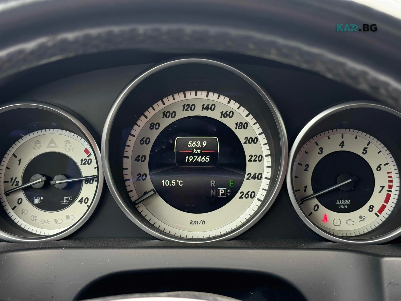 Mercedes-Benz E 400 4MATIC* АвтоКредит * (ЦЕНА ДО БГ) * , снимка 8 - Автомобили и джипове - 56029788