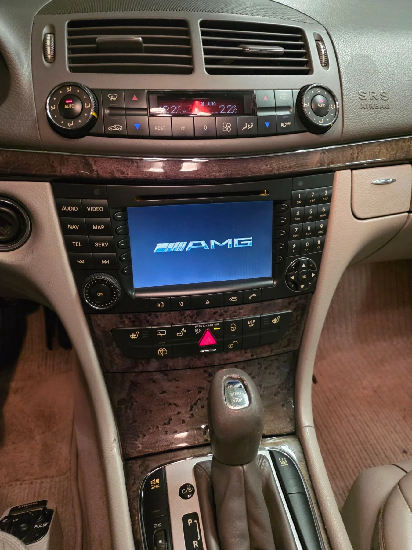 Mercedes-Benz E 500, снимка 13 - Автомобили и джипове - 56349732