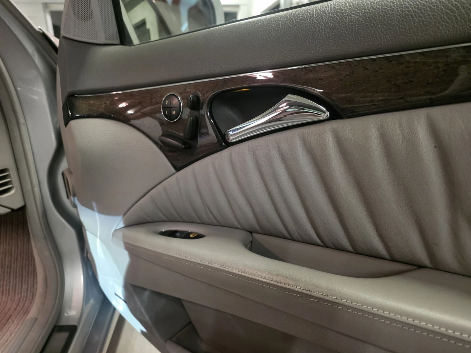 Mercedes-Benz E 500, снимка 10 - Автомобили и джипове - 56349732