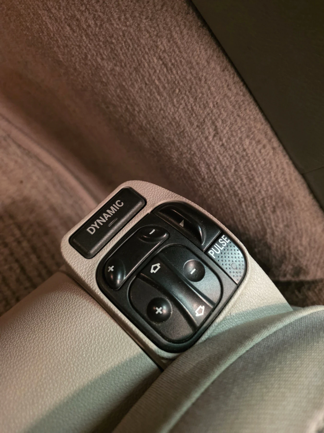 Mercedes-Benz E 500, снимка 11 - Автомобили и джипове - 56349732