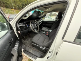 Toyota Hilux 2.4D4 НОВ ВНОС, снимка 6