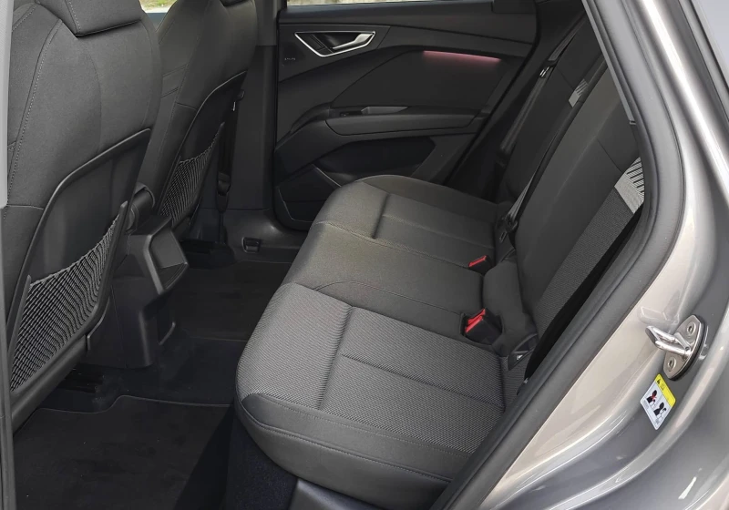 Audi Q4 Sportback E-tron 35, снимка 8 - Автомобили и джипове - 47920516