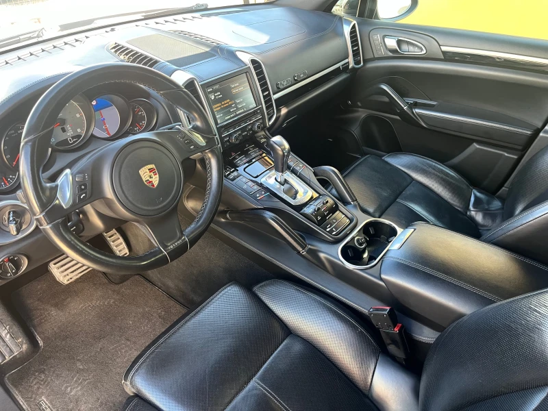 Porsche Cayenne 4.2 D, снимка 16 - Автомобили и джипове - 49420133