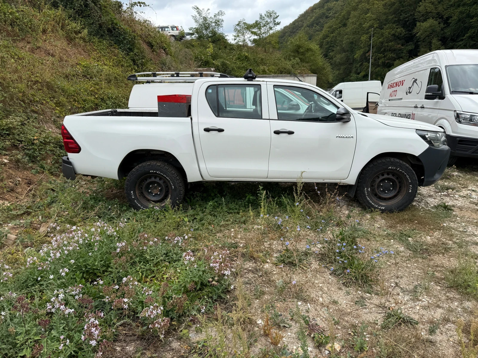 Toyota Hilux 2.4D4 НОВ ВНОС - изображение 3