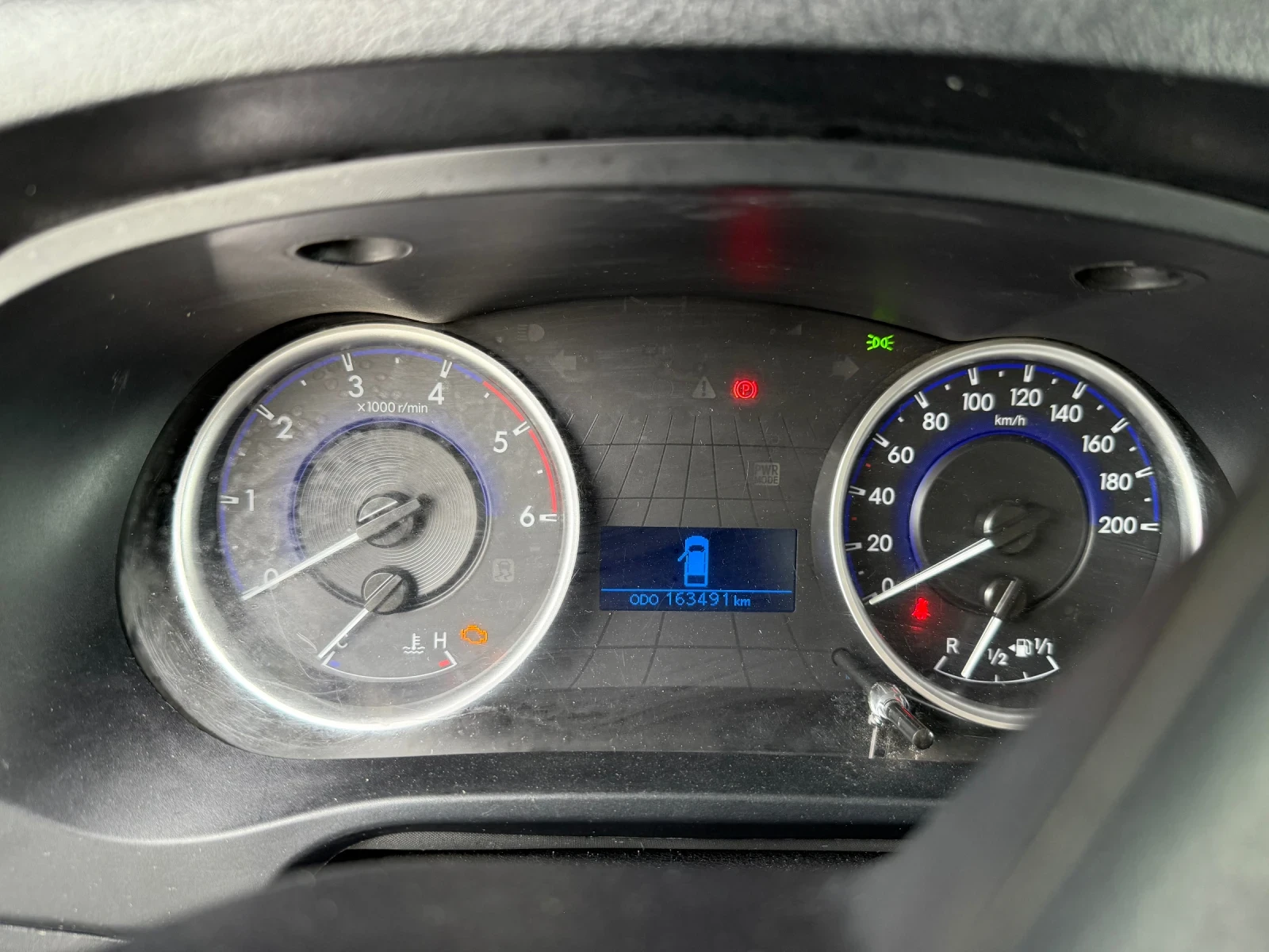 Toyota Hilux 2.4D4 НОВ ВНОС - изображение 8