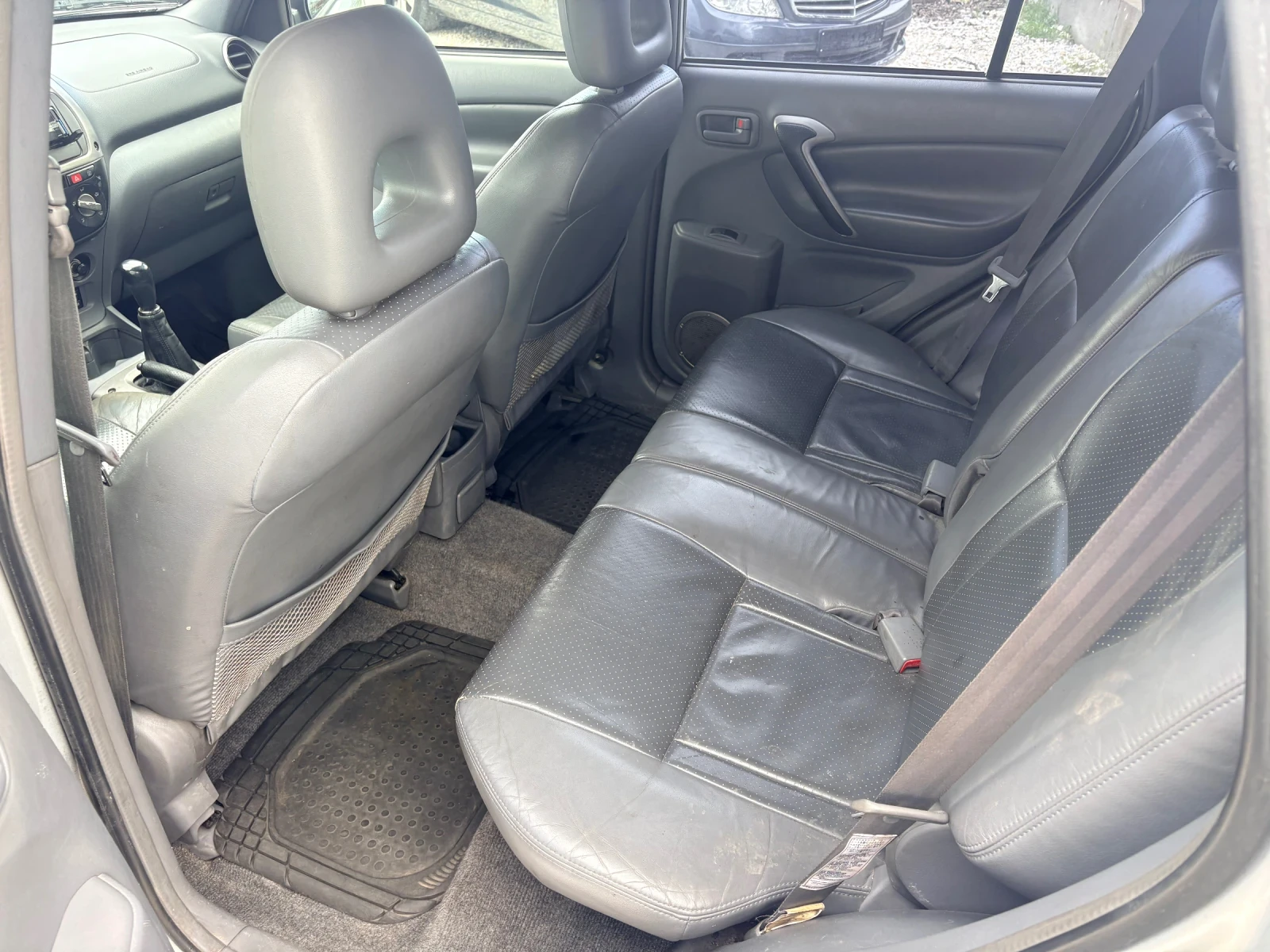 Toyota Rav4 D4D, снимка 12 - Автомобили и джипове - 54079220