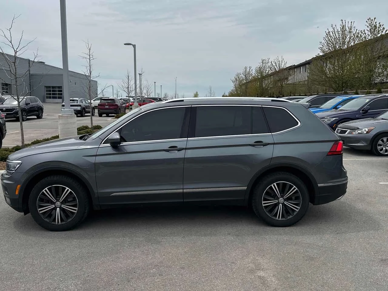 VW Tiguan * Highline * КАМЕРА * ПОДГРЕВ * ПАМЕТ * NAVI, снимка 11 - Автомобили и джипове - 54442322