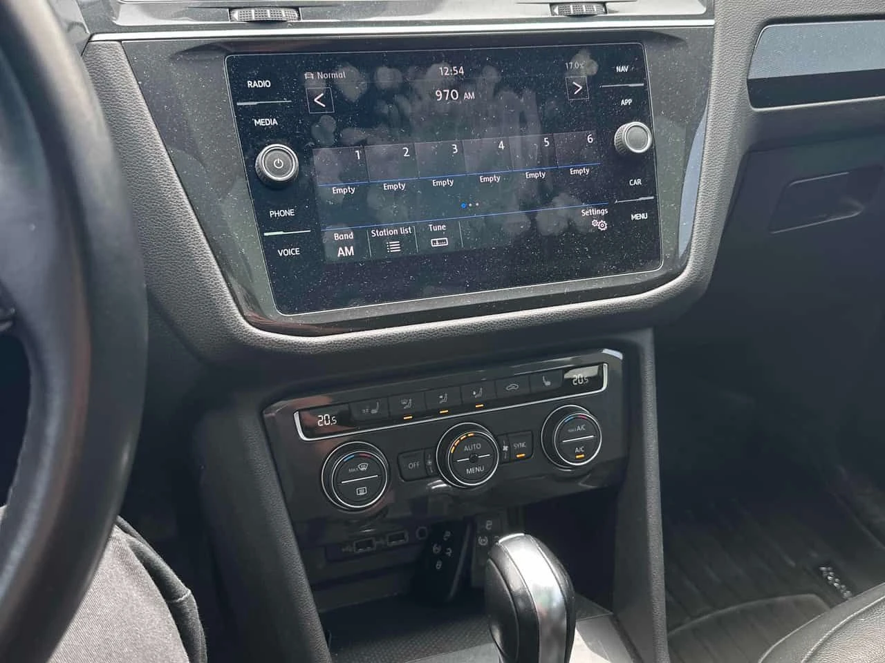 VW Tiguan * Highline * КАМЕРА * ПОДГРЕВ * ПАМЕТ * NAVI, снимка 9 - Автомобили и джипове - 54442322