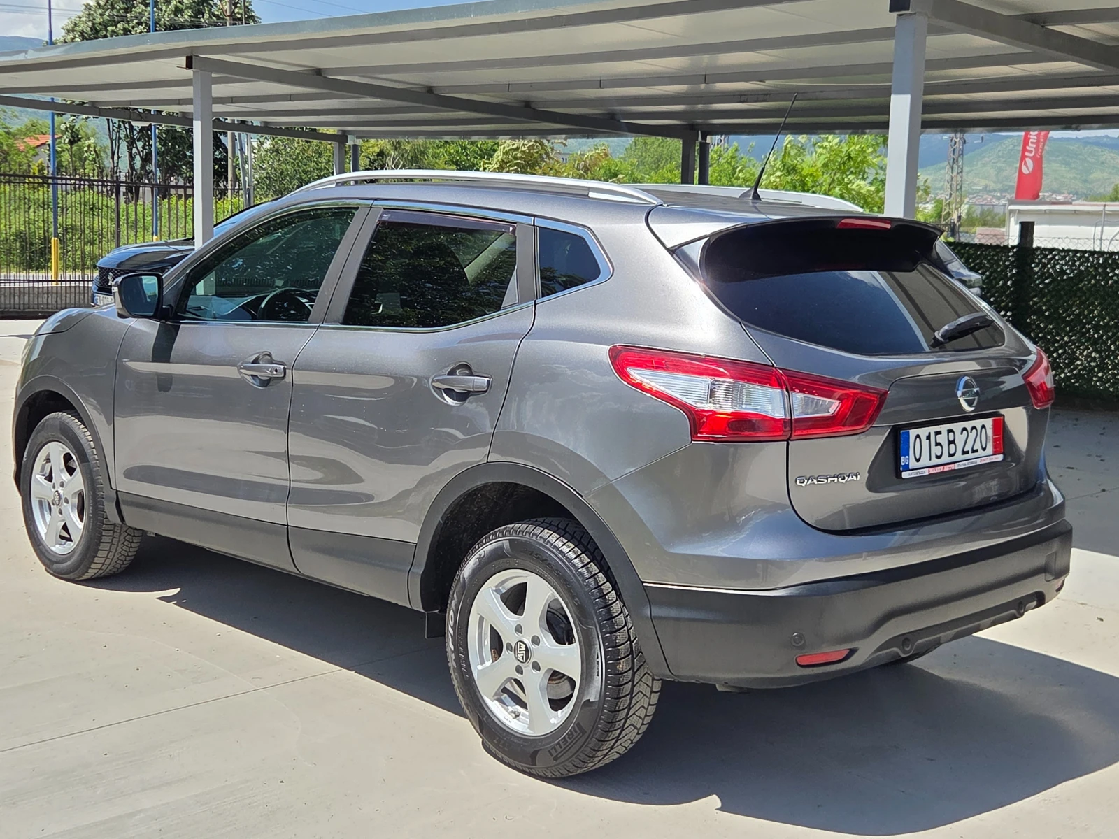 Nissan Qashqai 1.6 DCI * * 360-Kamera* * PARK ASSIST* NAVI* DISTR, снимка 5 - Автомобили и джипове - 54548547