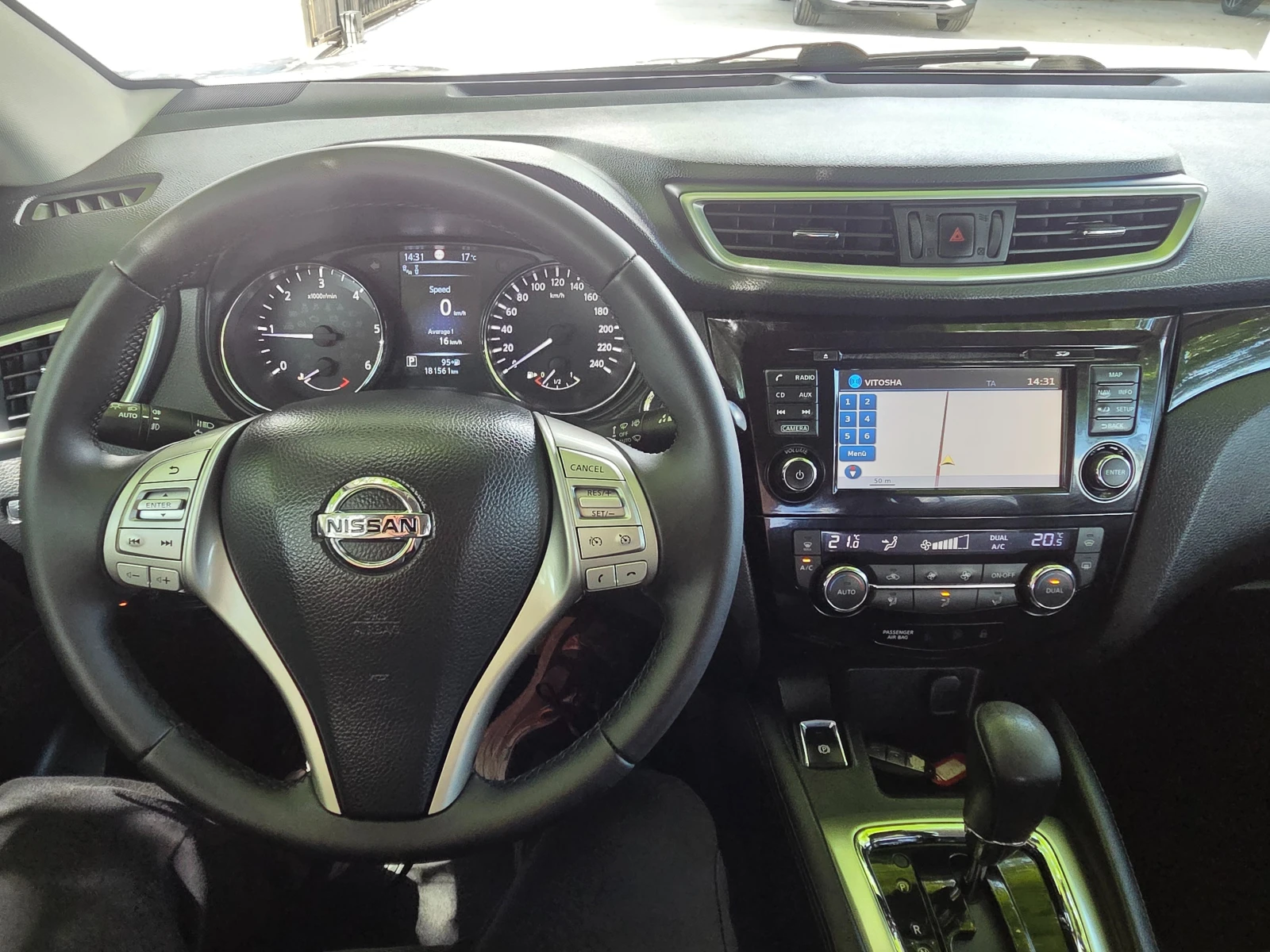 Nissan Qashqai 1.6 DCI * * 360-Kamera* * PARK ASSIST* NAVI* DISTR, снимка 10 - Автомобили и джипове - 54548547