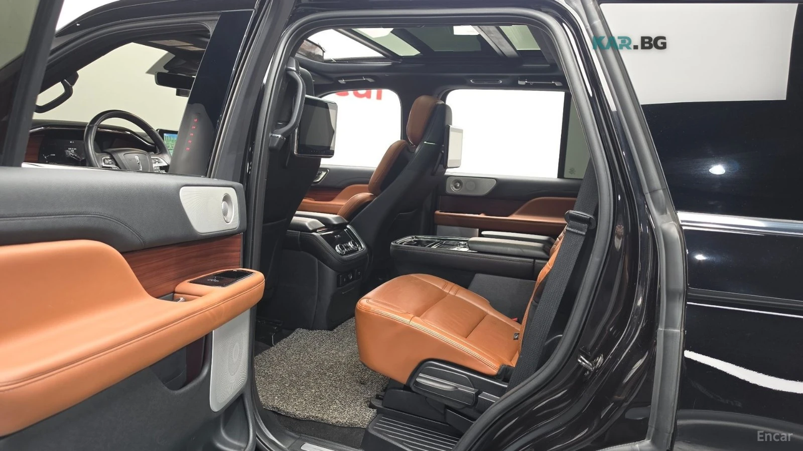 Lincoln Navigator * 3.5* ПОДГРЕВ* ОБДУХВАНЕ* ПАНОРАМА* TV* МАСААЖИ* , снимка 10 - Автомобили и джипове - 54660658