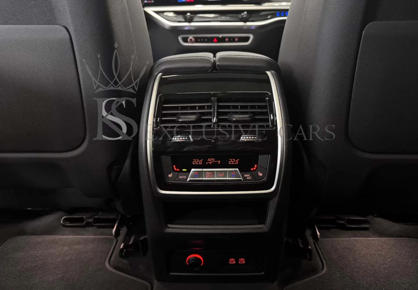 BMW X7 40i* M-SPORT PRO* SKY* H/K* 360* ВЕНТИЛАЦИЯ* CARBO, снимка 12 - Автомобили и джипове - 54892482
