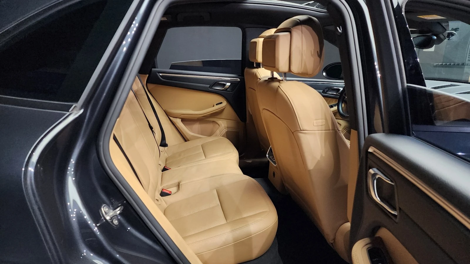 Porsche Macan ЛЮК* ПОДГРЕВ ВОЛАН* ЕЛ. БАГАЖНИК* КРАЙНА ЦЕНА, снимка 12 - Автомобили и джипове - 55271966