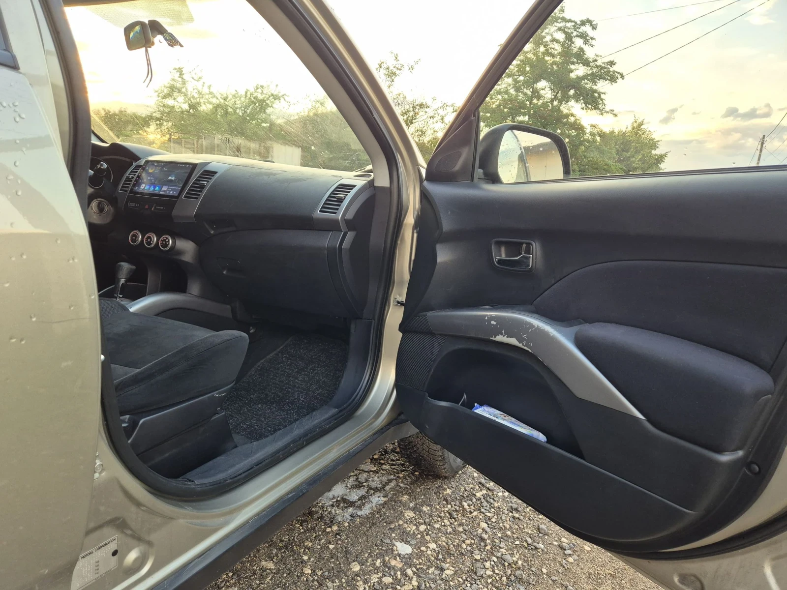 Mitsubishi Outlander Mitsubishi Outlander, снимка 9 - Автомобили и джипове - 55852450