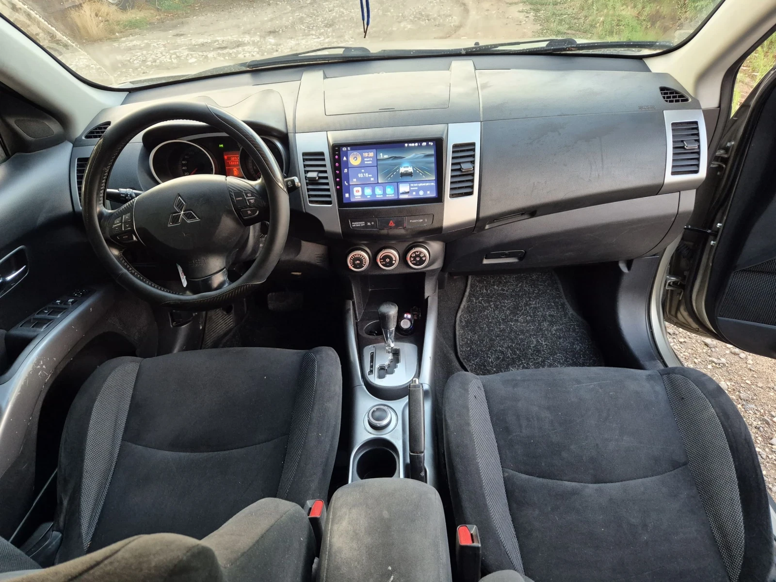 Mitsubishi Outlander Mitsubishi Outlander, снимка 8 - Автомобили и джипове - 55852450