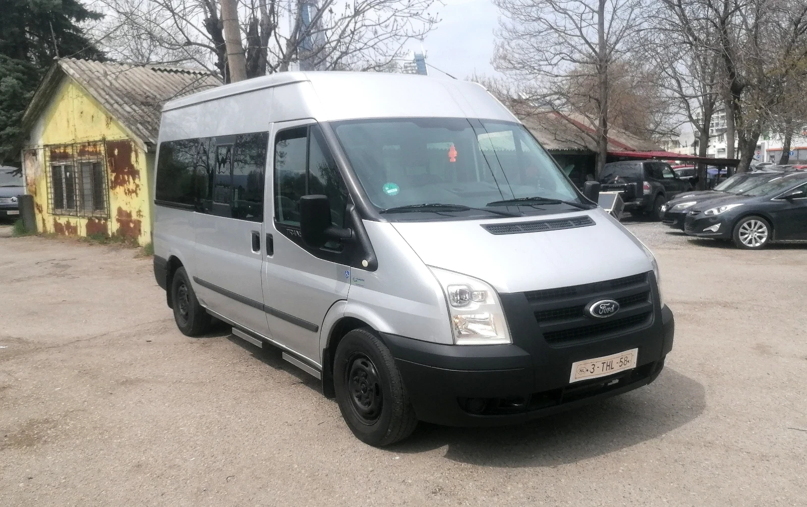 Ford Transit 2.2 116к.с. 8+ 1м климатик Специализиран | Auto.bg — изображение 1