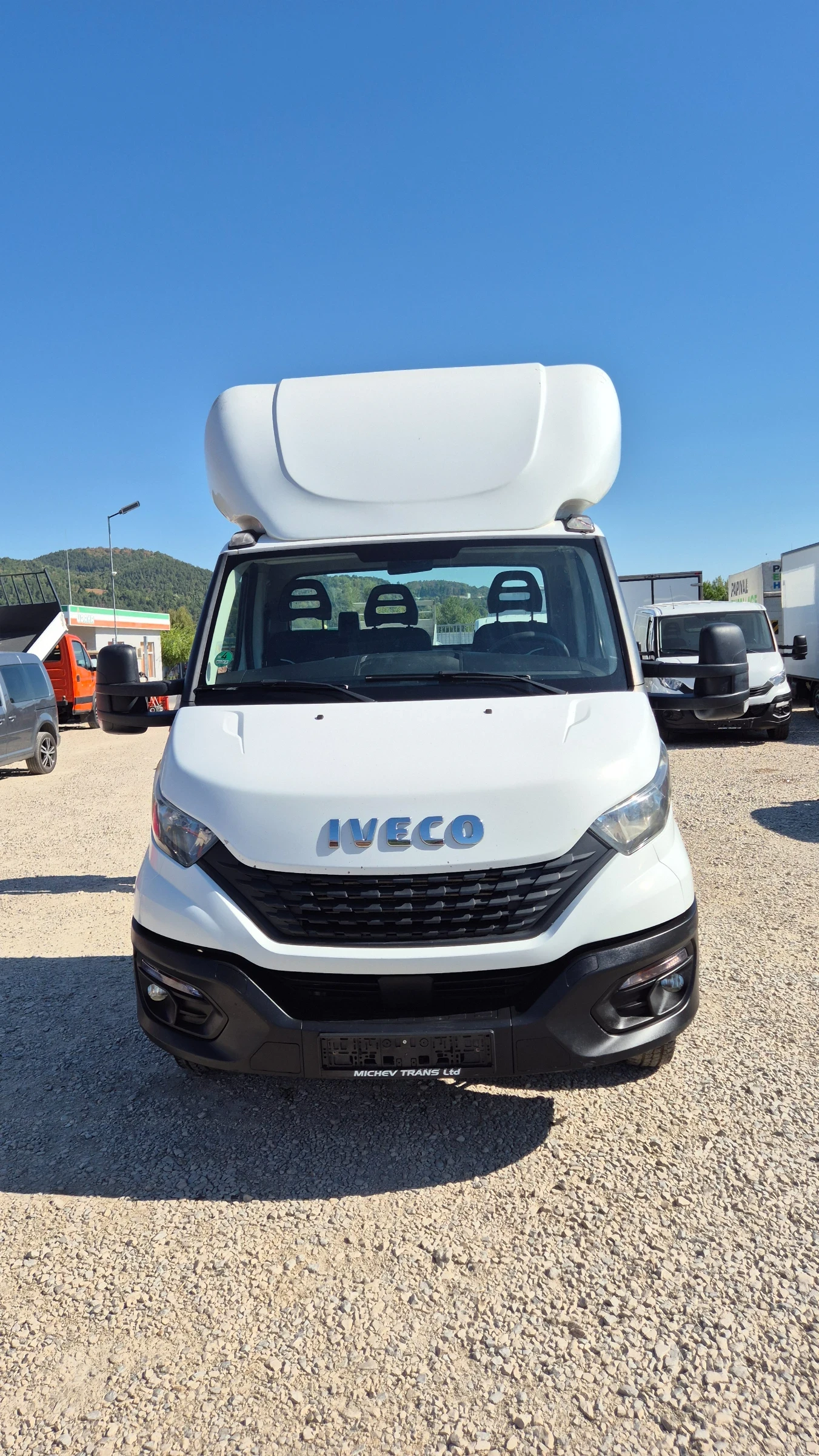 Iveco Daily 35c18* КЛИМА* 4.10междуосие* на шаси* 3.5тона* , снимка 2 - Бусове и автобуси - 56002183