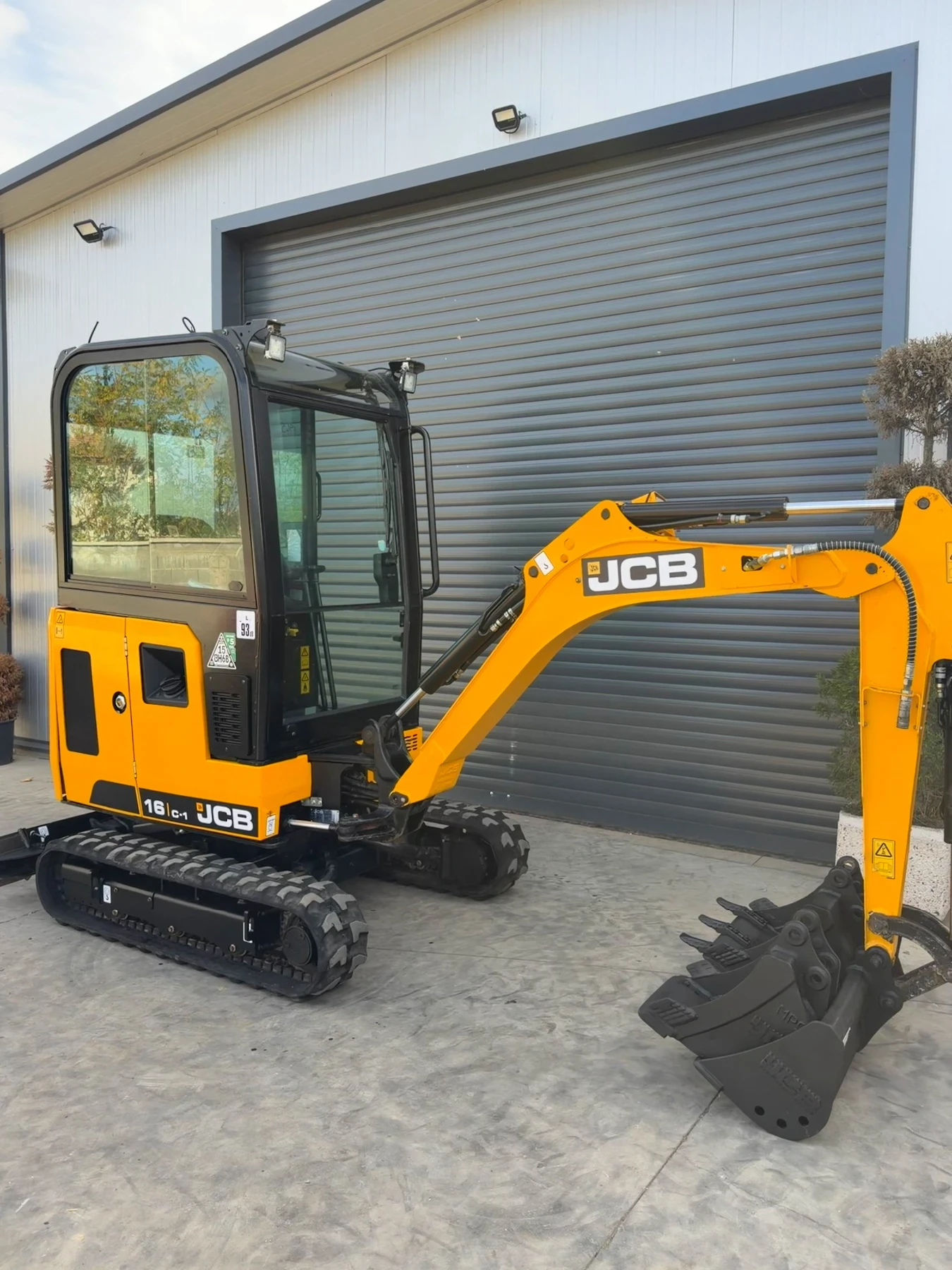 Багер JCB 16c 2023г. ПЕРФЕКТЕН, снимка 6 - Индустриална техника - 56600337