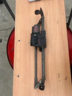 Ел. мотор за чистачките за Volkswagen Golf VI Hatchback (10.2008 - 02.2014), хечбек, позиция: предна, снимка 1