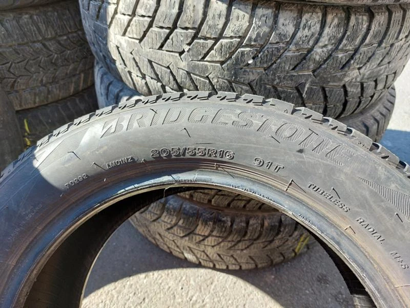 Гуми Зимни 205/55R16, снимка 3 - Гуми и джанти - 35991817