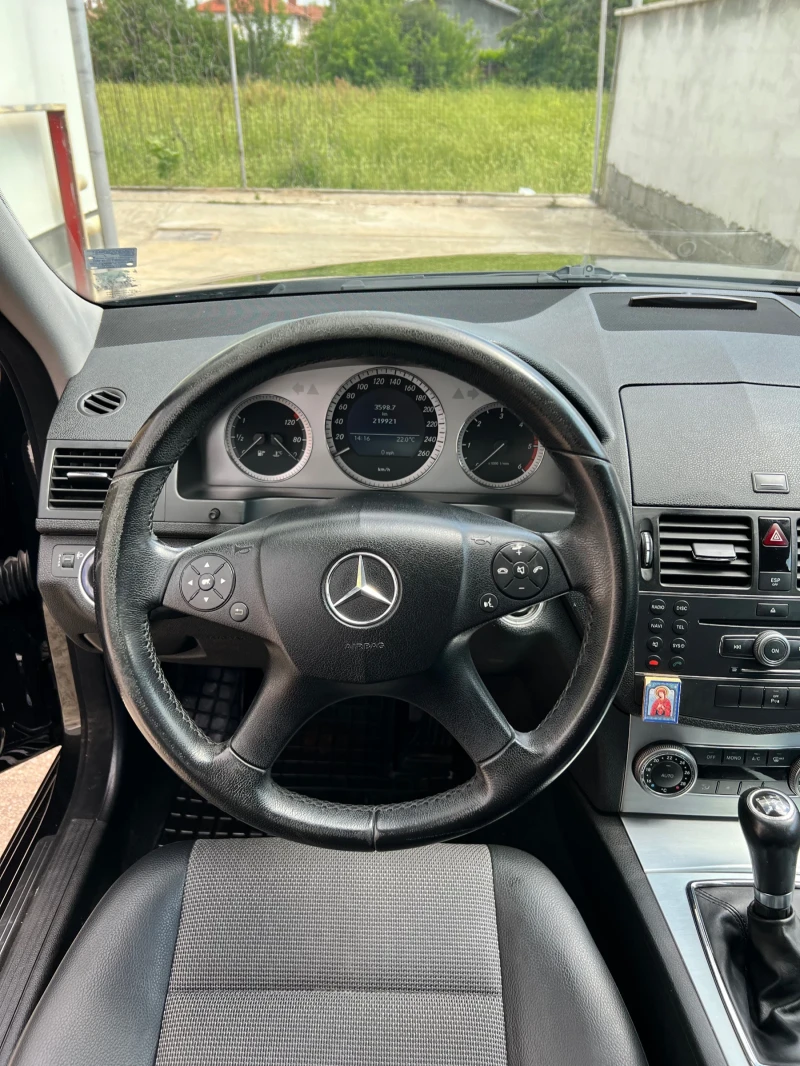 Mercedes-Benz C 220, снимка 4 - Автомобили и джипове - 47514585